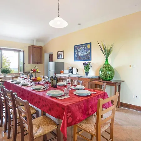 Holiday home 6 Bedroom Gorgeous In