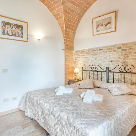 6 Bedroom Gorgeous In Holiday home *
