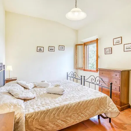 6 Bedroom Gorgeous In Holiday home *